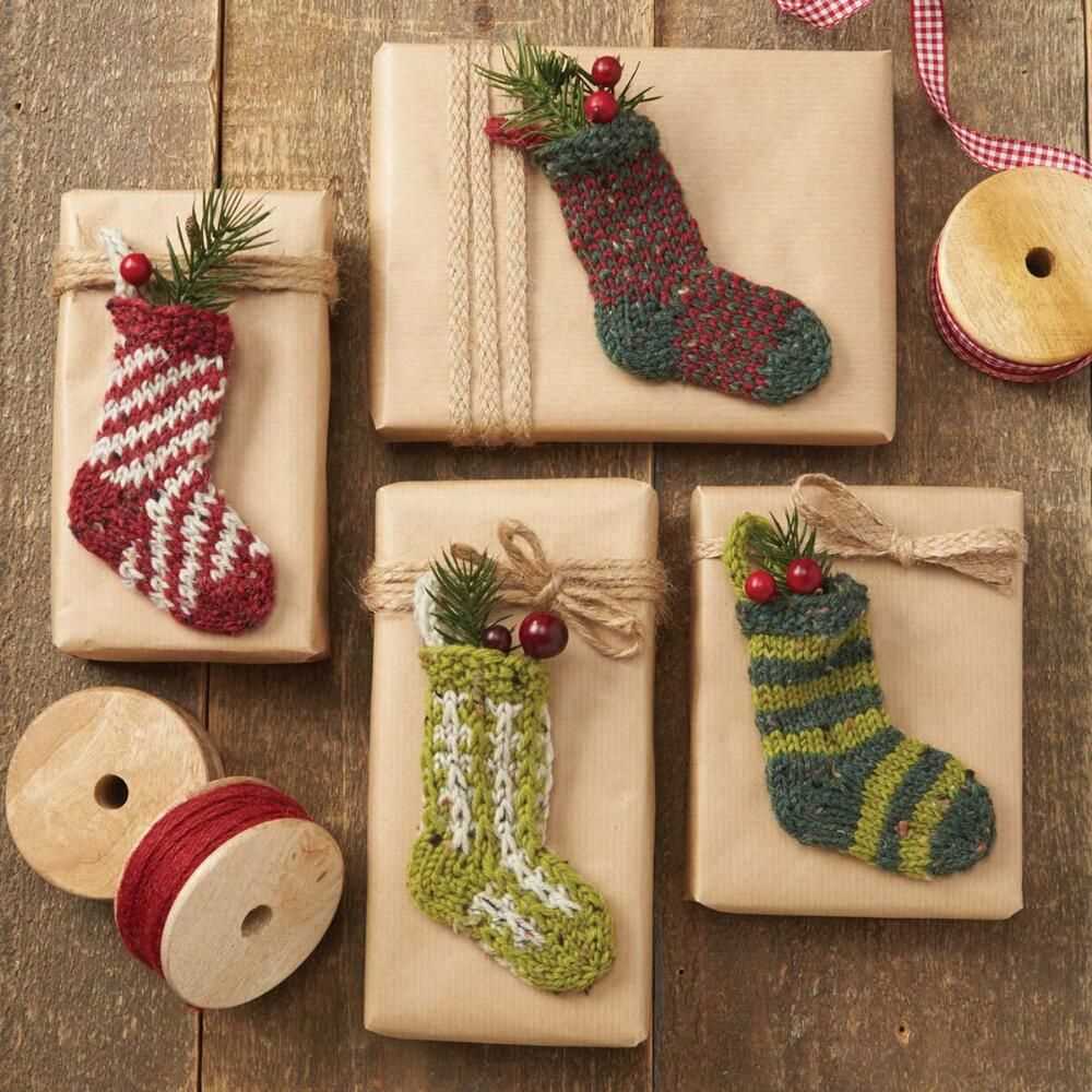 Free knitted mini christmas stocking patterns to download