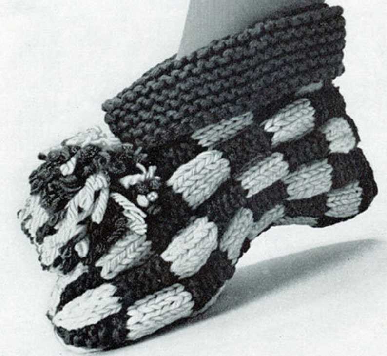 Free knitting pattern for easy slippers with cuffs