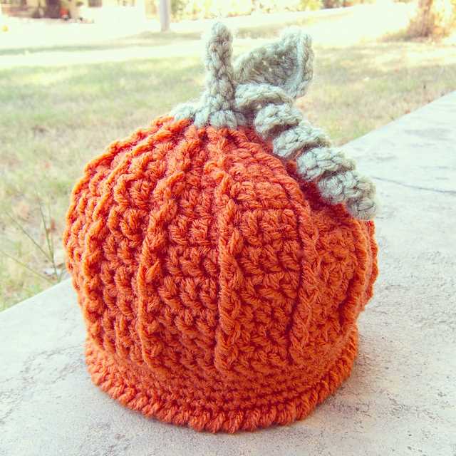 Free knitting pattern for pumpkin hat