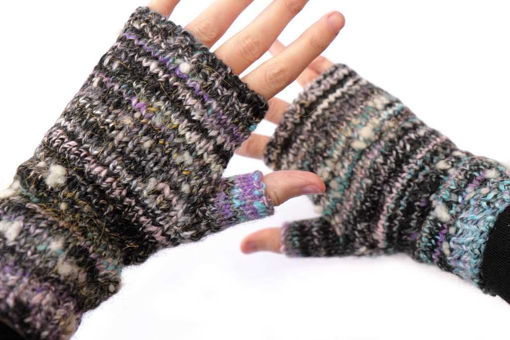 Free knitting patterns for fingerless mittens on 2 needles