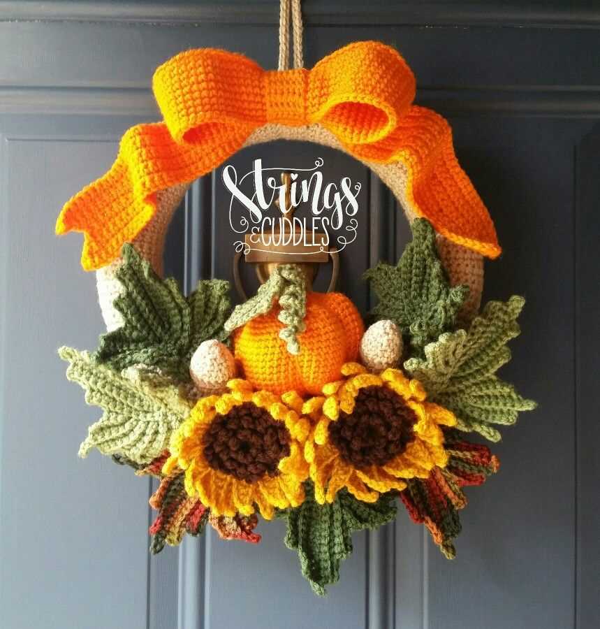 Knitted halloween wreath pattern