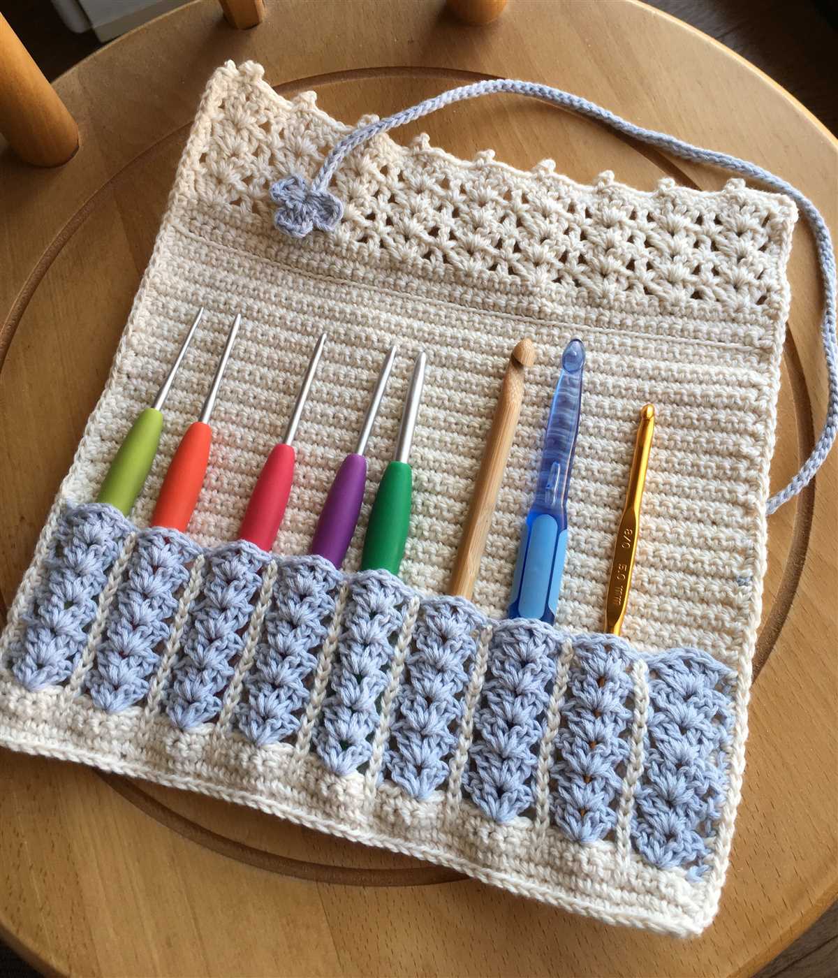 Free pattern for knitting needle case
