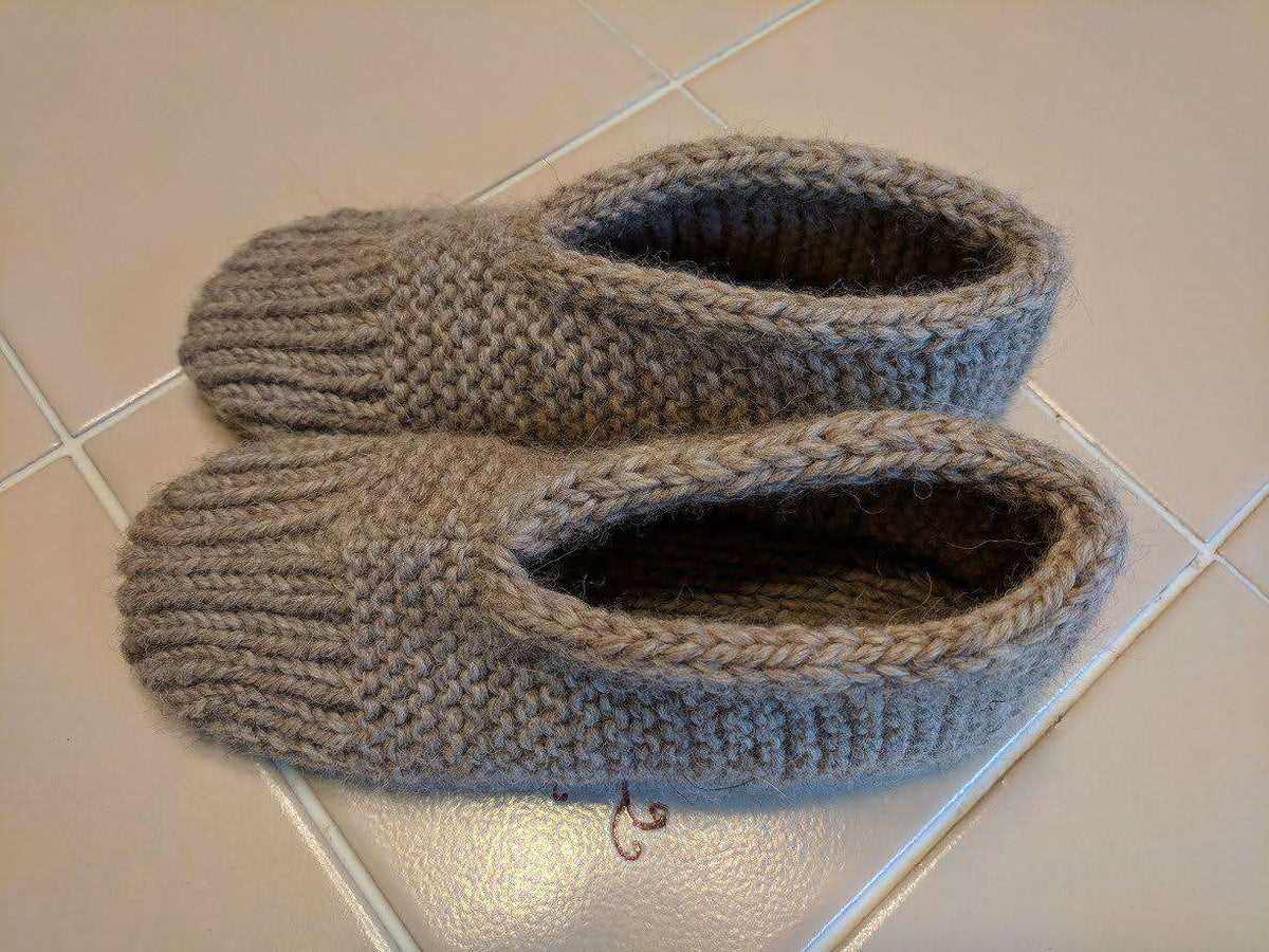 Free patterns for knit slippers