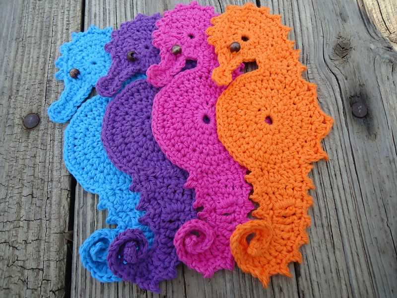 Knitted seahorse pattern free