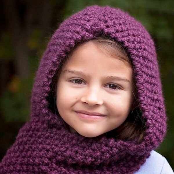 Knitting pattern for scarf with hood and pockets