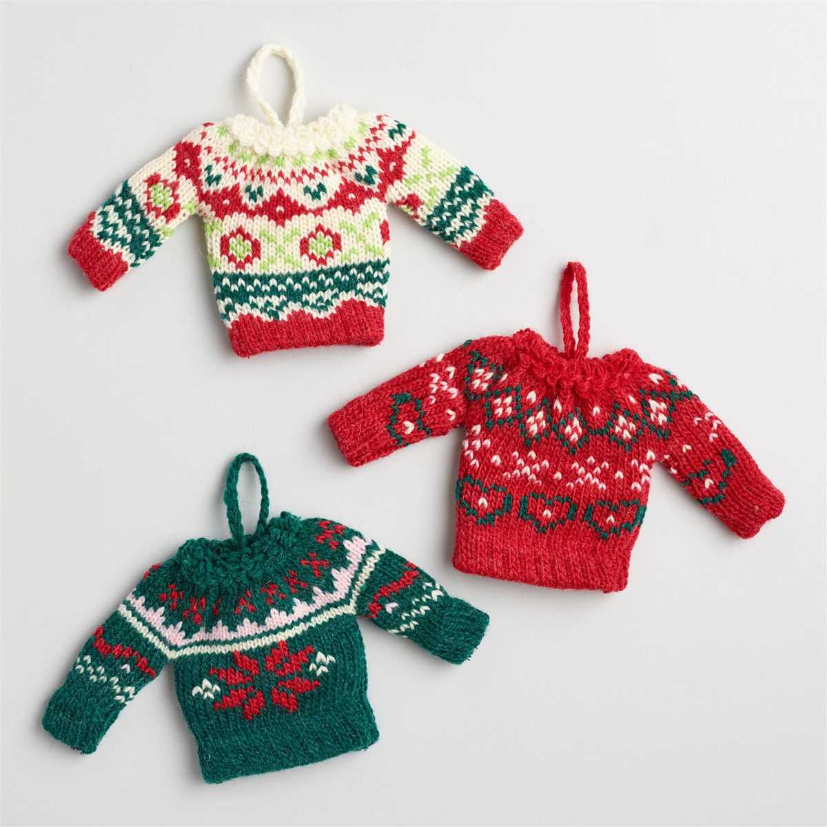 Mini sweater ornament knitting pattern