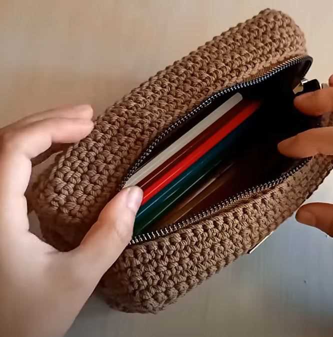 Knitted wallet pattern