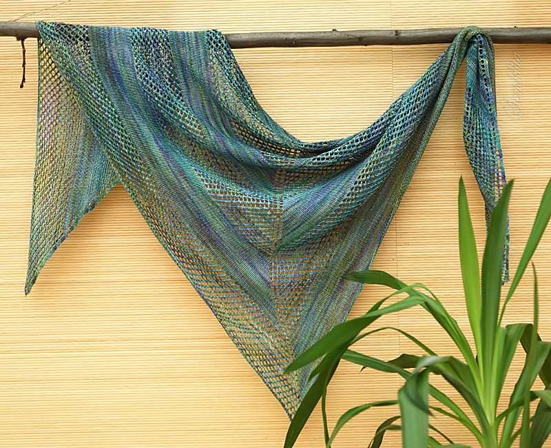 Reyna shawl knitting pattern