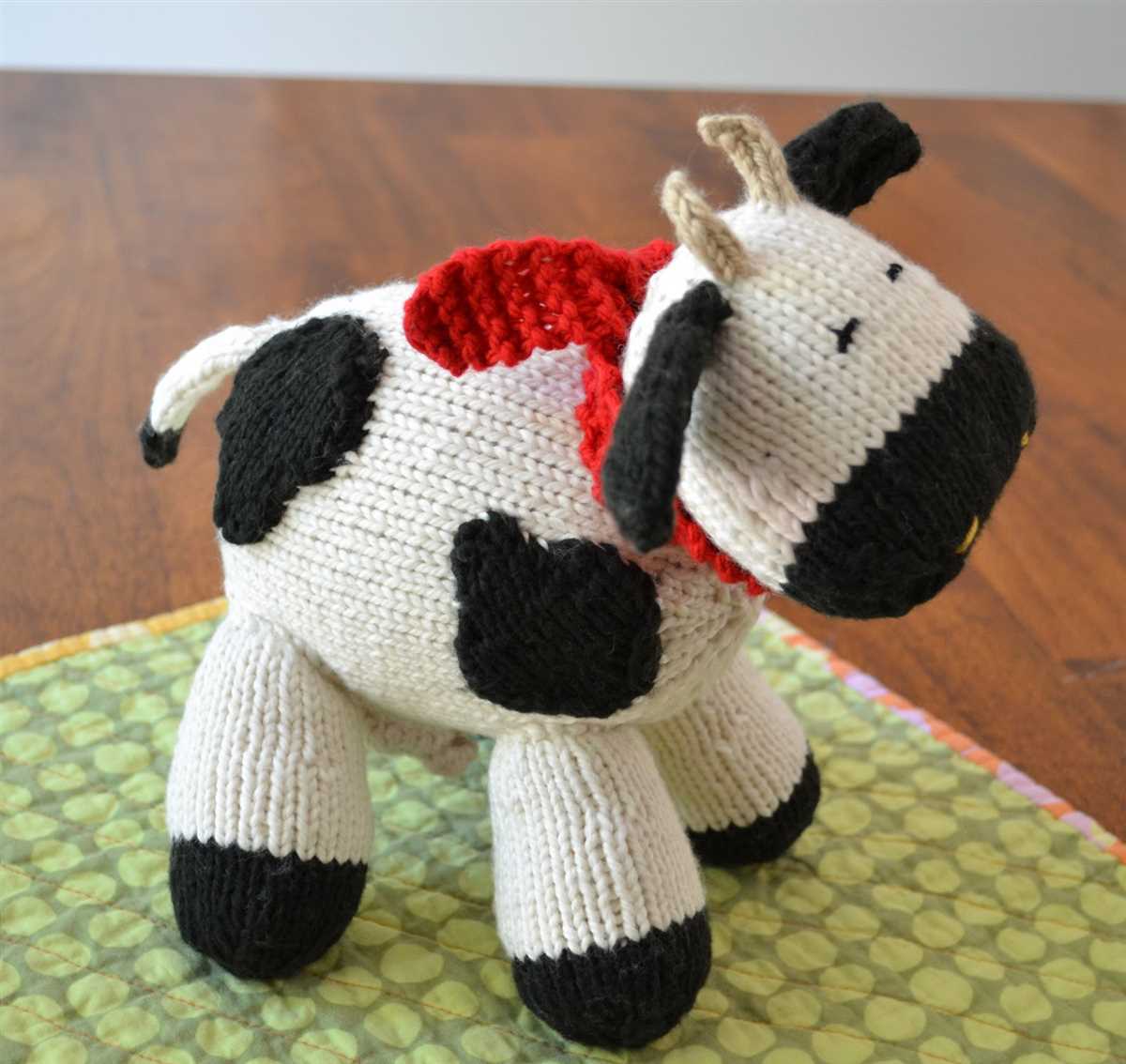 Knitted cow pattern free