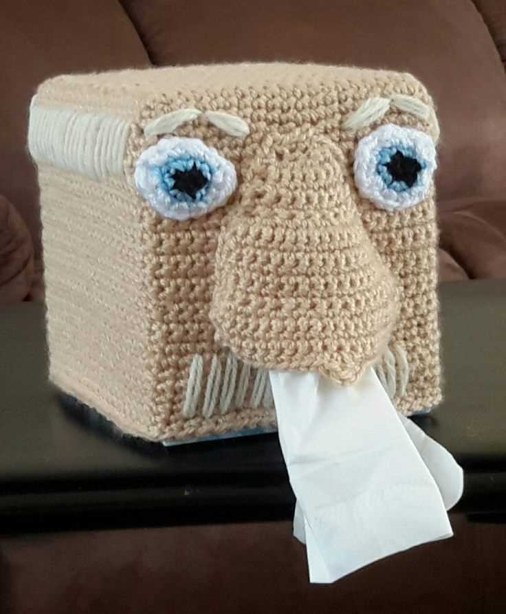 Knitted toilet roll cover pattern