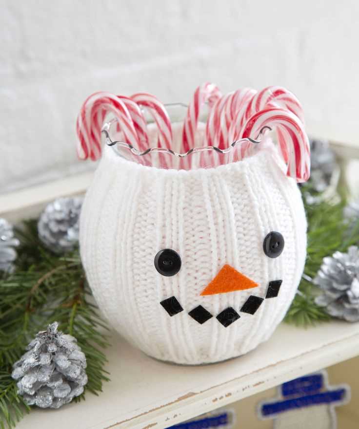 Knit your own snowman effortlessly with this free pattern! Free easy snowman knitting pattern