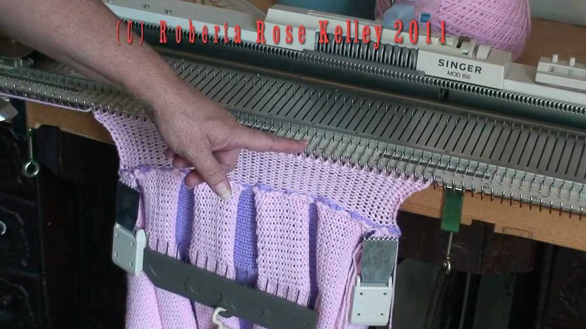 Knitting machine scarf pattern