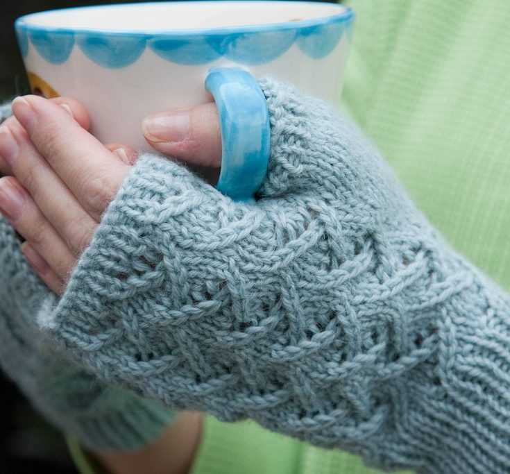 Knitted mitt pattern