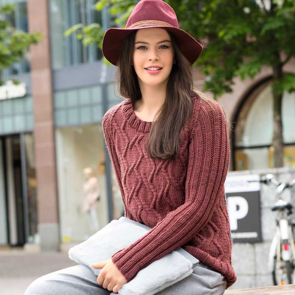 Curved hem sweater knitting pattern