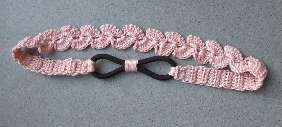 Free knit headband pattern with flower
