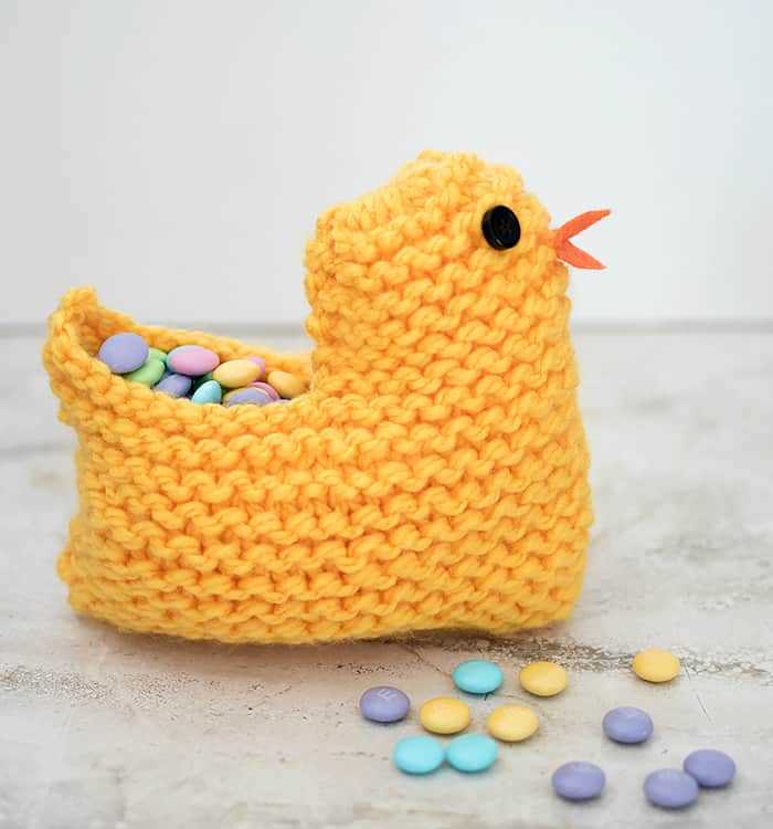 Free knitted chicken hat pattern