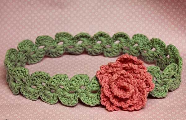 Free knitted flower headband pattern
