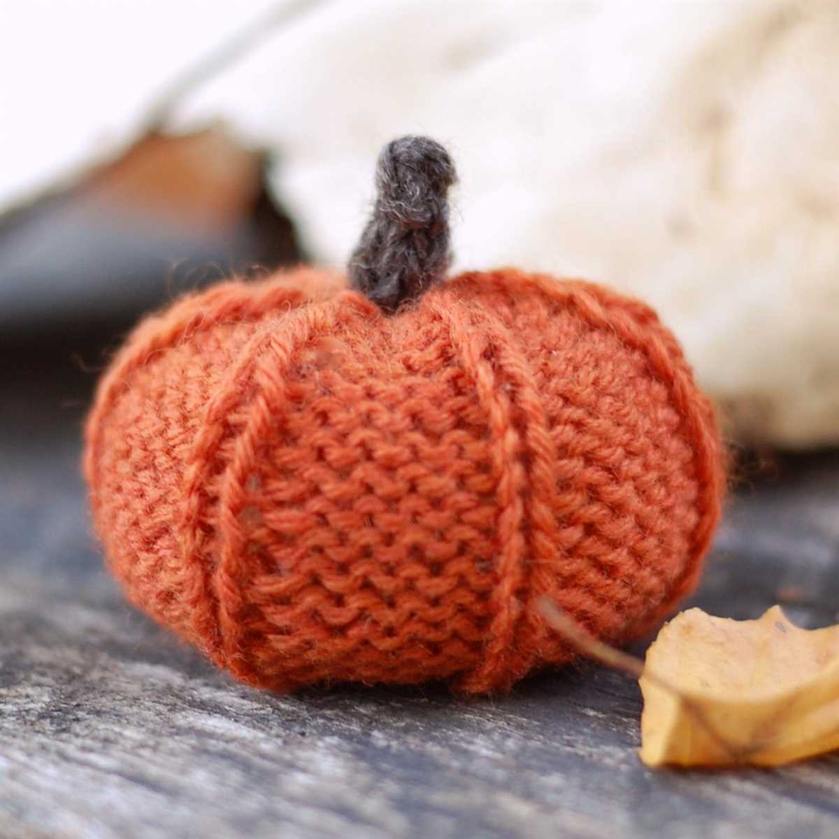 Free knitting pattern for small pumpkin