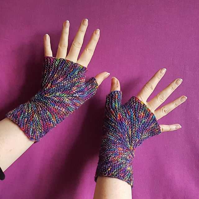 Free knitting patterns for fingerless mittens on 2 needles