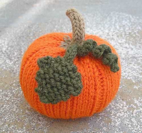 Free patterns for knitted pumpkins