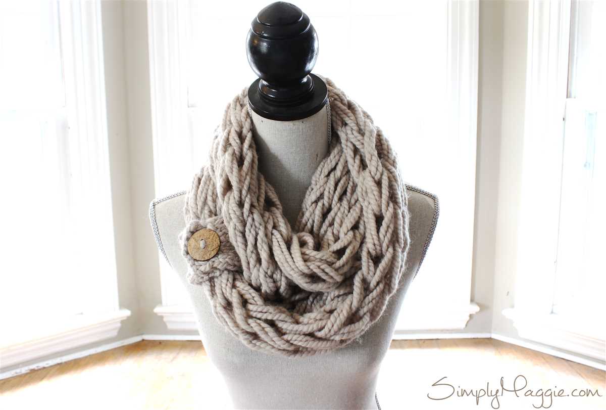 Knitted neck scarf with button pattern