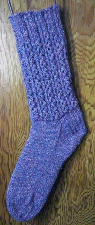 Cable socks knitting pattern free