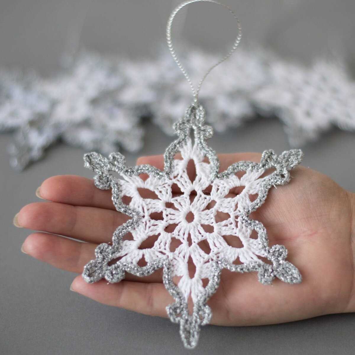 Knitting pattern for snowflakes