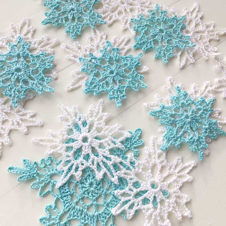 Knitting pattern for snowflakes