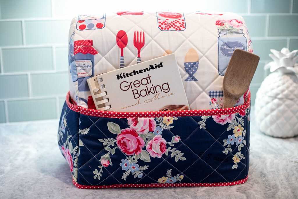Free sewing pattern for a knitting storage bag