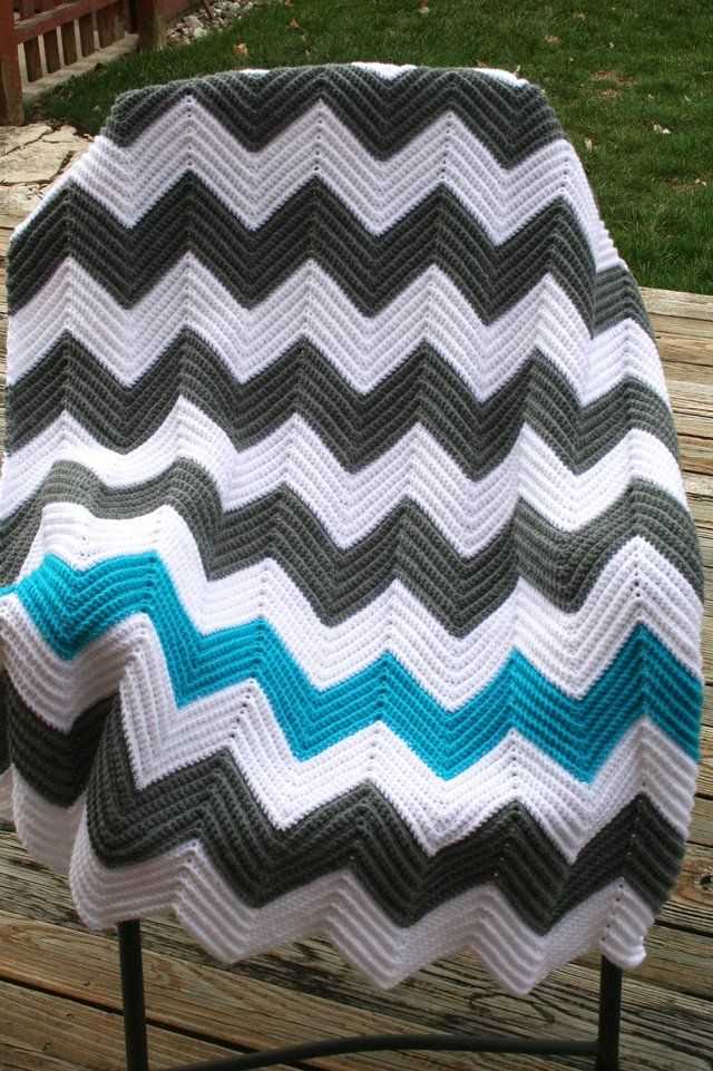 Knitting pattern for chevron blanket