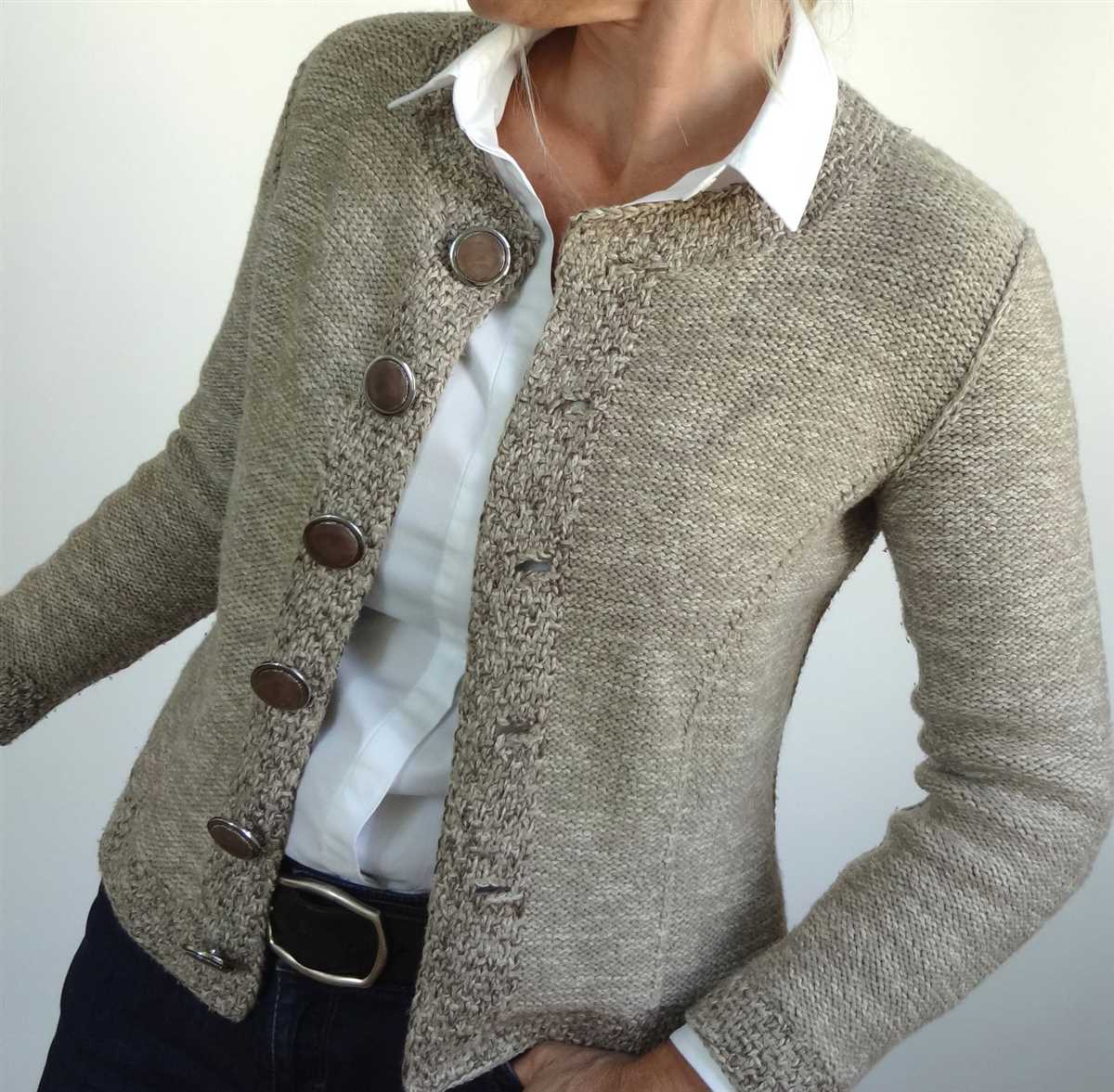 Free women's knitted cardigan sweaters patterns