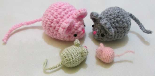 Knitting pattern mouse cat toy