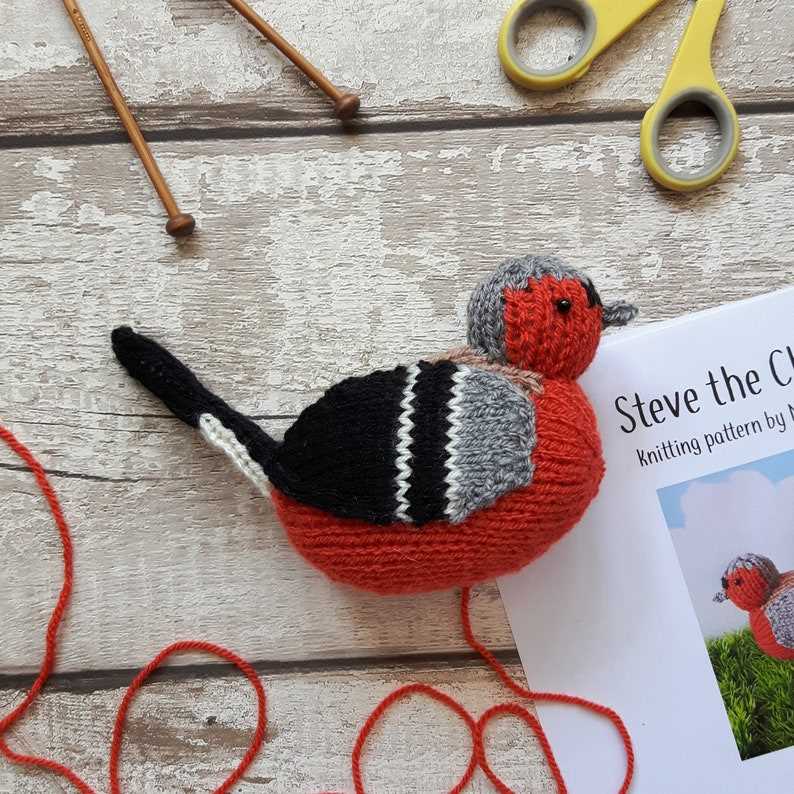 Knitted bird pattern