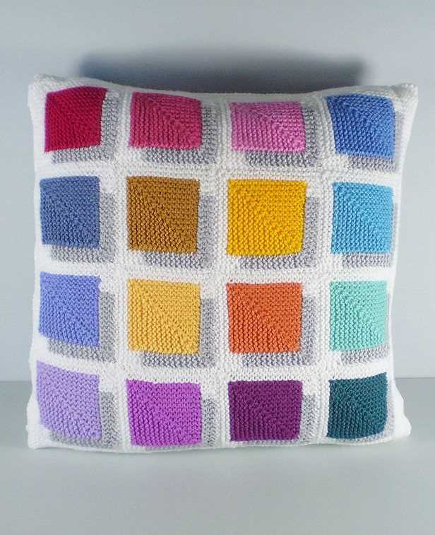 Creating patterns in knitting with many colors