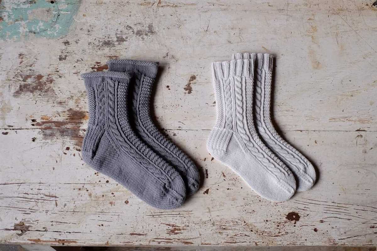 Cable socks knitting pattern free