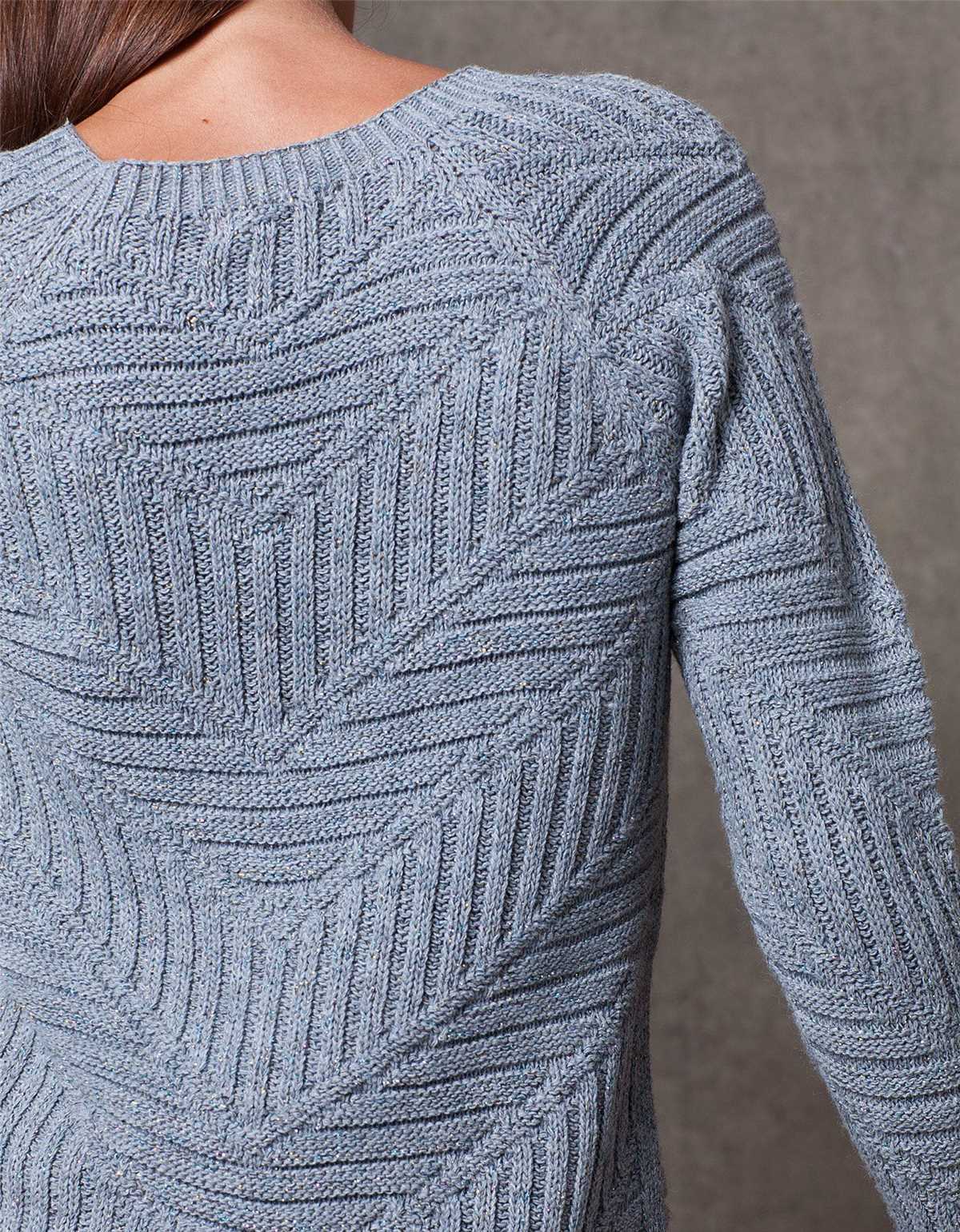 Twist front sweater knitting pattern