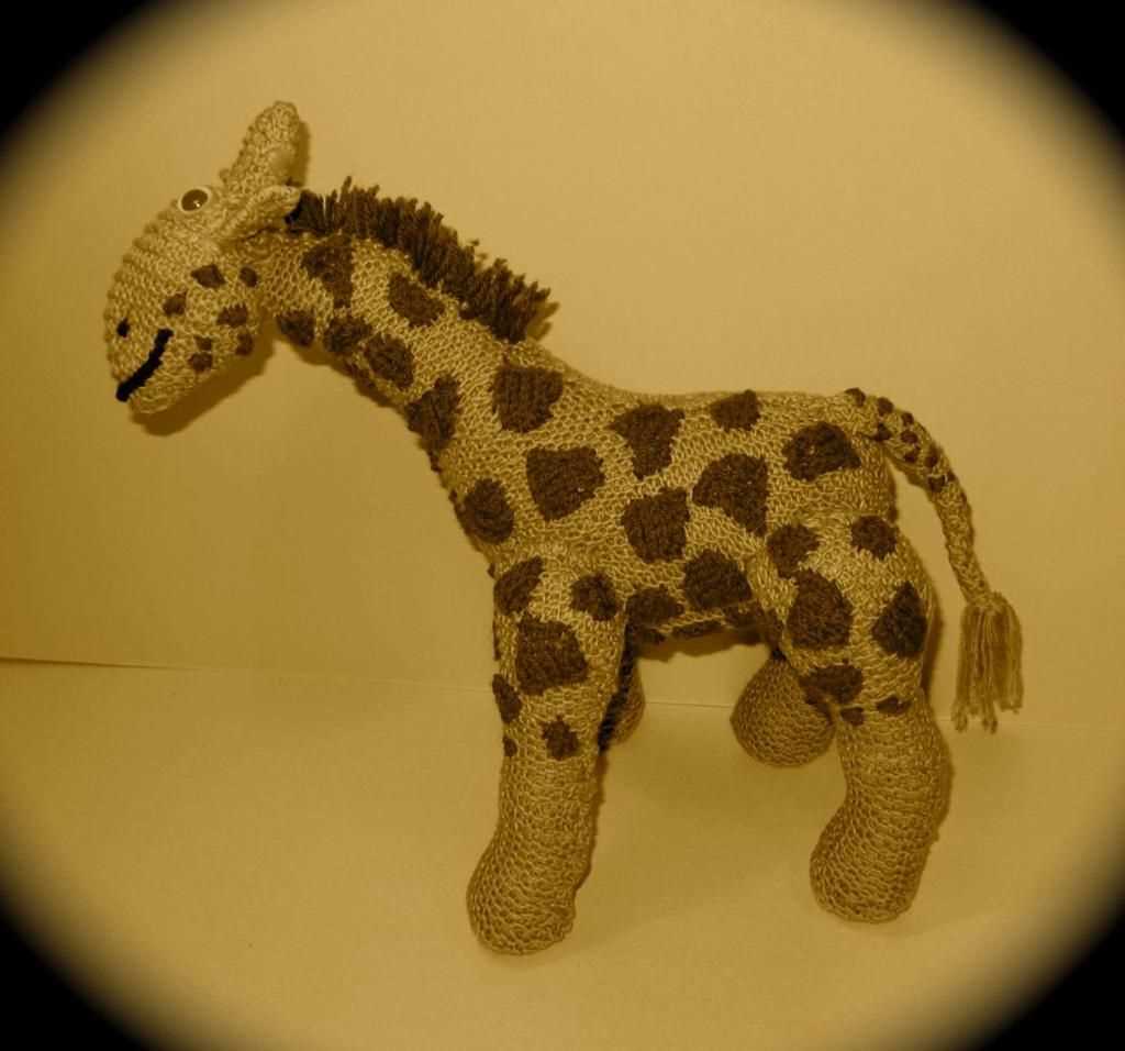 Geoffrey giraffe knitting pattern