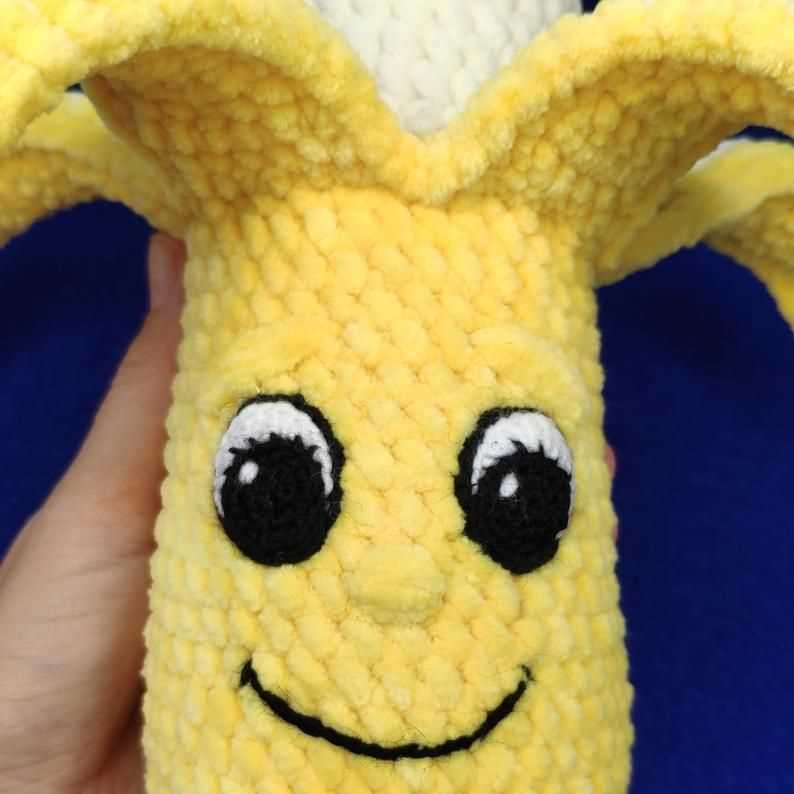 Create your own banana with this free knitting pattern! Free banana knitting pattern