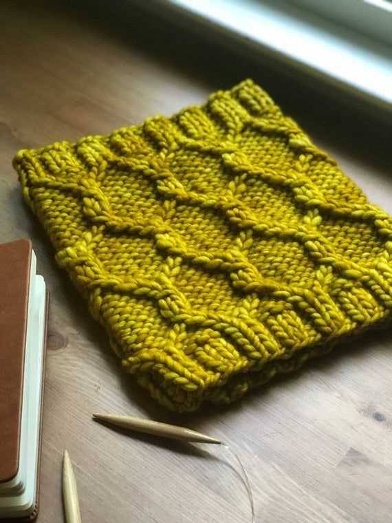 Cable knit cowl pattern free