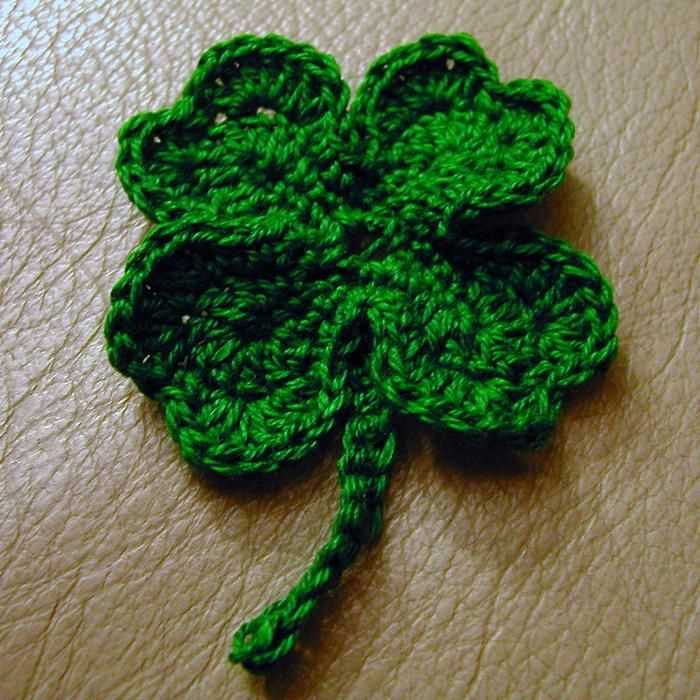 Knitted four leaf clover pattern