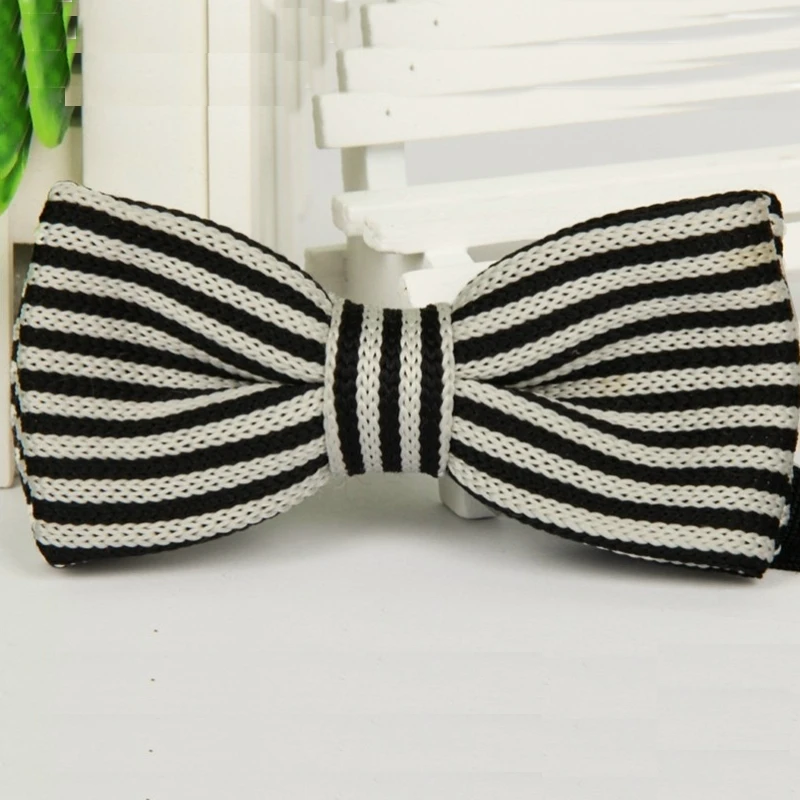 Knitted bow tie pattern