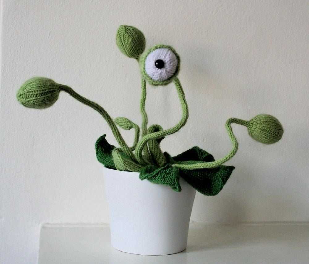 Plant cozy knitting pattern