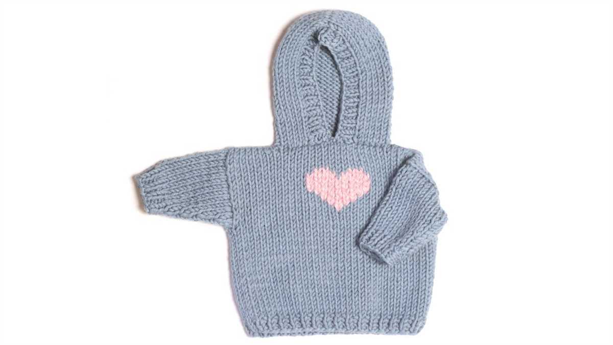 Knitted hooded sweater pattern