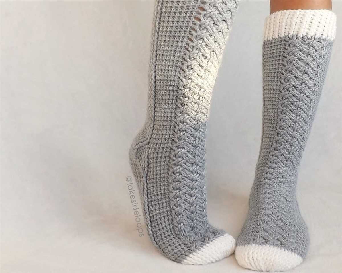 Cable socks knitting pattern free
