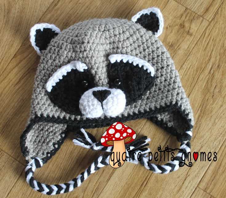 Raccoon hat knitting pattern