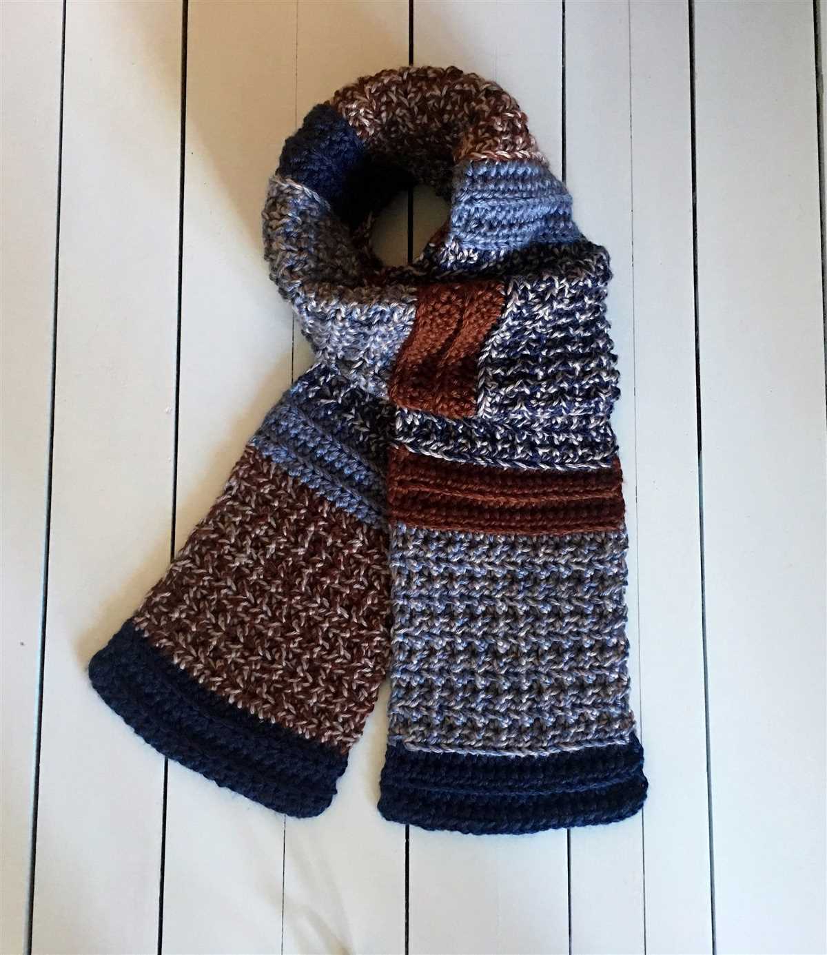 Knitted men's scarf free pattern