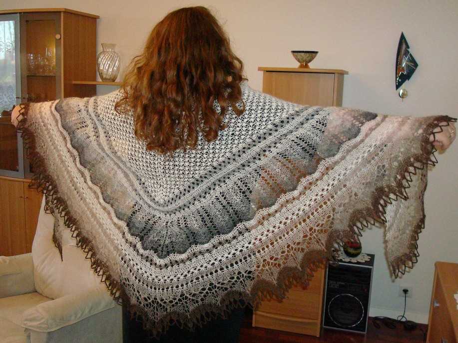 Icelandic shawl knit pattern
