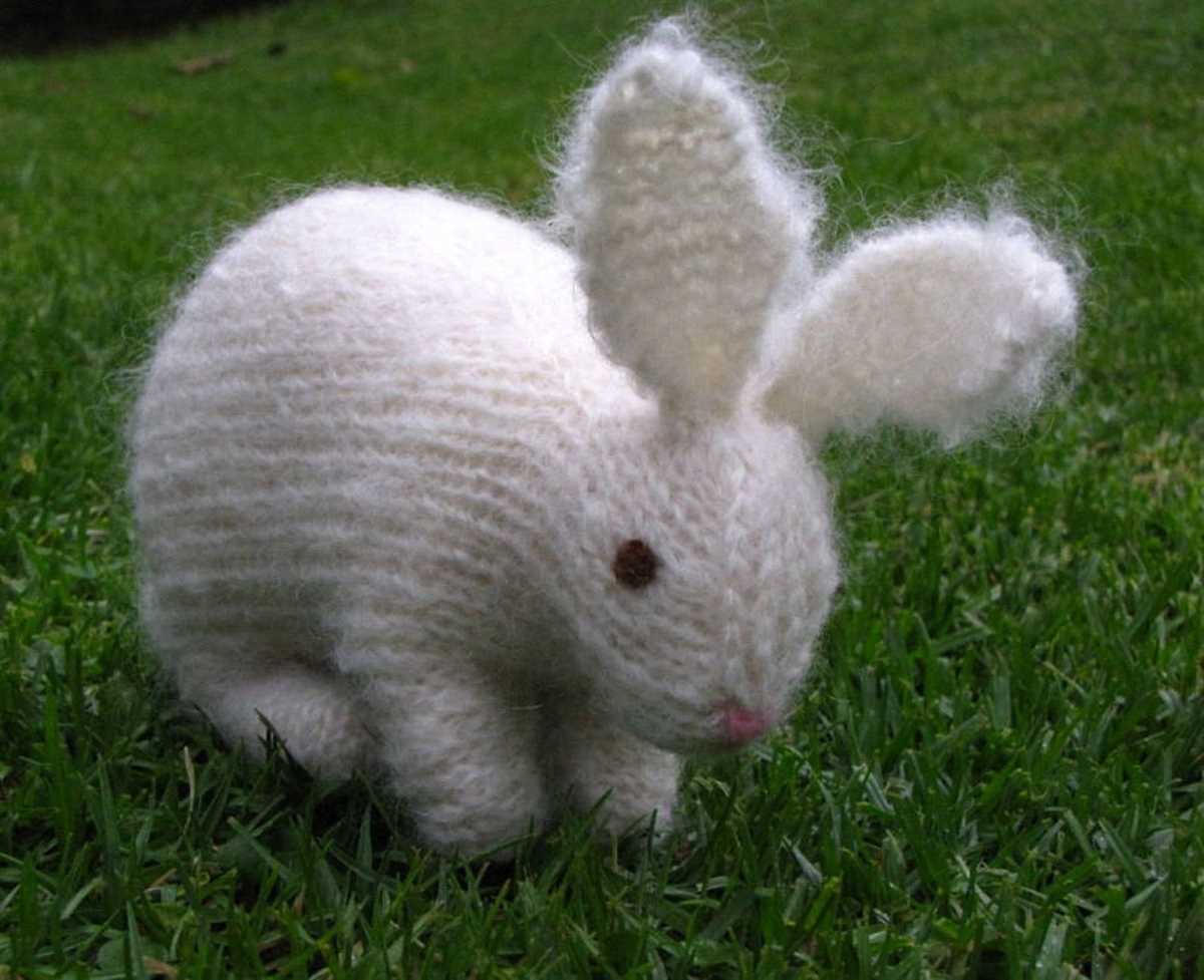 Francis the easter bunny free knitting pattern