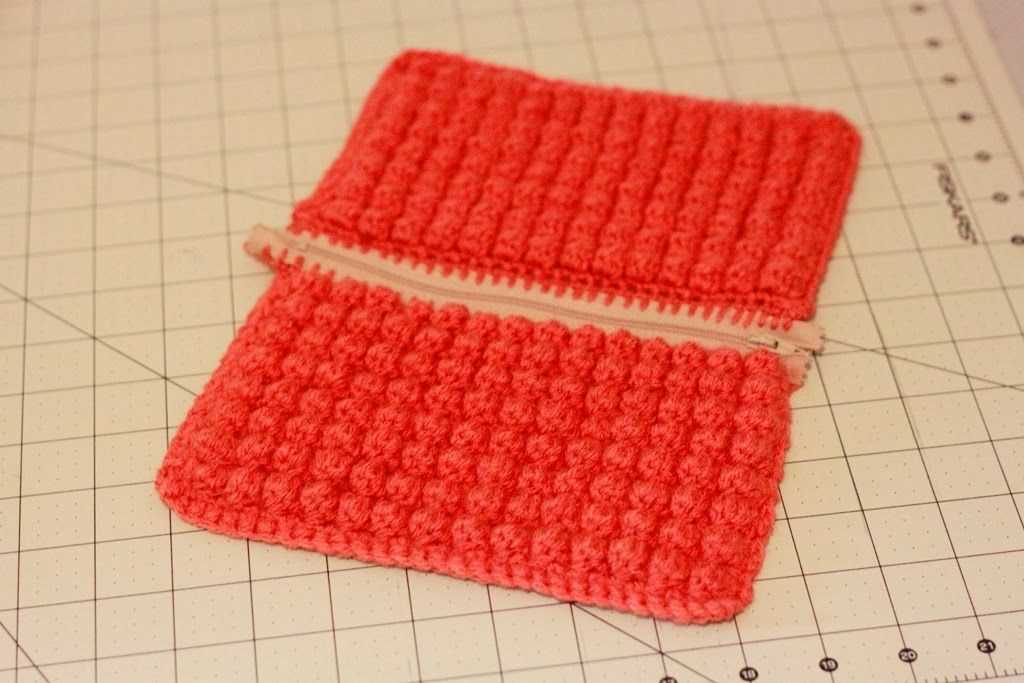Knitted wallet pattern