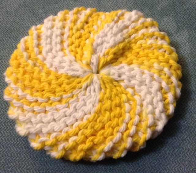 Round knitted dishcloth pattern
